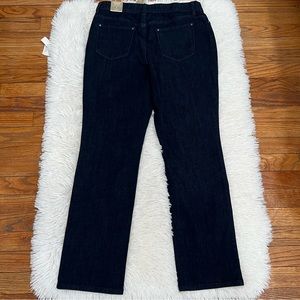 Fabulously‎ Slimming by Chico’s pants Size 1 short